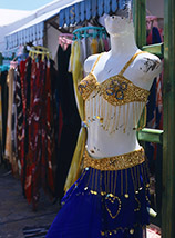 “Lustrini al vento” (manichino di una boutique al bazar del Domina Coral Bay).