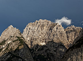 “È passato il temporale“  (vista sulle cime del Nabois Grande a sx e del Jôf Fuart al centro).