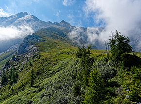 “Una scala per il cielo“ (da Colle Mulinas parte l’articolata e spettacolare Cresta Nord-Ovest di Punta di Mezzodì).
