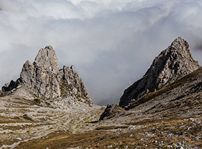 Guglie sospese verso l’ignoto (versante settentrionale di Monte Aquila).