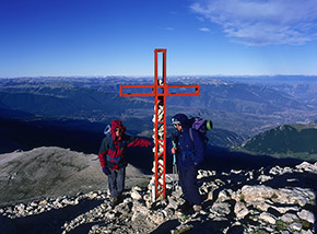 La croce sulla vetta di Monte Amaro (2793m.).