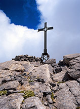 La croce di vetta al Mongioie.