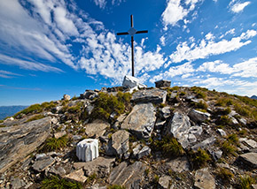 In vetta al Monte Sagro.