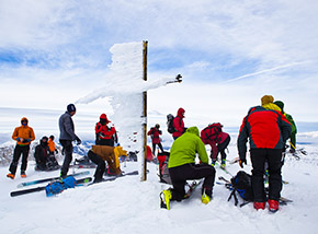 “Tutti insieme coloratamente“ (cima de il Costone).