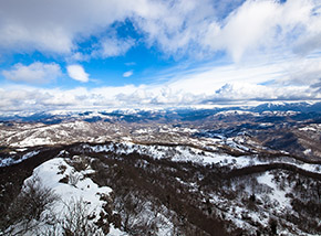 Il magnifico panorama che ci regala la Punta Orientale di Cima dei Coppi.