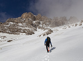 Nel Canalone Sud del Velino verso il tratto centrale.