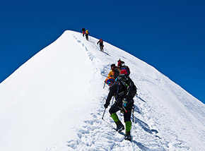 Sul filo della Cresta Nord di Punta Parrot in prossimità della cima.