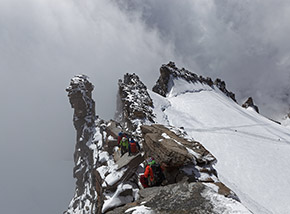 La Cresta Sud del Gran Paradiso, al centro la cuspide rocciosa del Roc.