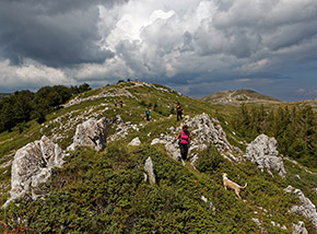 “In ordine sparso“ (ai piedi della Cresta Sud-Ovest del Monte Viperella).