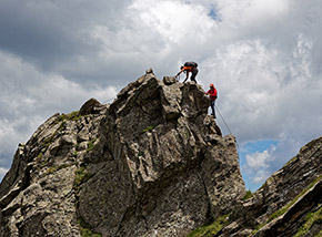 Sul tratto attrezzato a Sud del Passo di Pietra Tagliata.