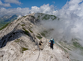 Sulla Via G.Familiari (Sentiero del Centenario) alle Torri di Casanova.