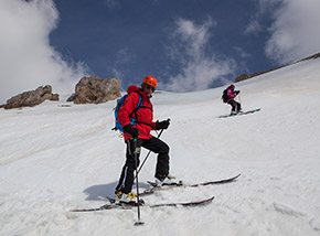“Red on the snow“ (Rava dei Ferrari).