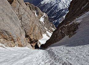 “Vertigini non ammesse“ (Canale Centrale alla Vetta Occidentale del Corno Grande).