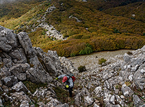 In un canalino sotto la cima di Pizzo Colla.