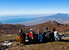 Il Golfo di Napoli e Sorrento, le isole partenopee ed il Vesuvio visti dal Monte Cerreto.