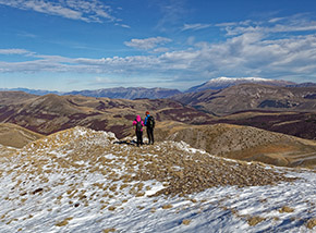 “Un pieno di panorama“ (pausa lungo la cresta poco prima di raggiungere Cima dello Scalone).