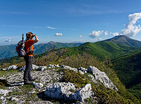 Uno sguardo verso il Viglio da Punta di Campo Catino.