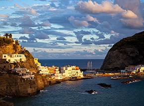 “L’ultimo raggio di sole“ (S.Angelo, Ischia).