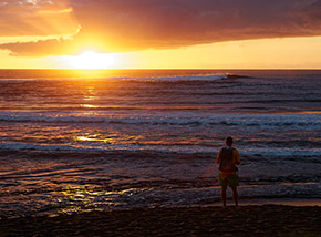 Tramonto sulla spiaggia di l’Etang Salé les Bains.