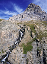 Cascatelle sopra il Rifugio di Chambeyron, sullo sfondo Brec di Chambeyron.