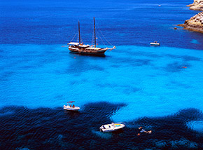 Veliero alla rada (Cala Pulcino).