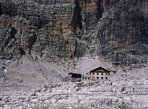 Il Rifugio Alimonta al Brentei.