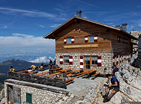Il Rifugio Torre di Pisa al Latemar.