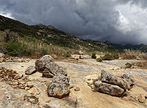 Nuvole minacciose sui Colli di San Bartolomeo.