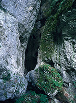Sul fondo della forra sotto il Ponte della Pietra.