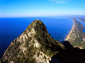 Il Picco del Precipizio, eccezionale balcone sul litorale sabaudo.