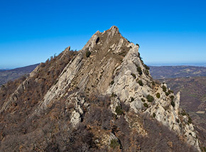 La spettacolare punta de le Murge di Castelmezzano slanciata verso il cielo.