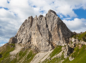 La Parete Nord del dolomitico Pic Chiadenis.