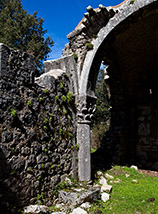 Scorcio sui ruderi dell’Abbazia della Ss.Trinità (chiesa).