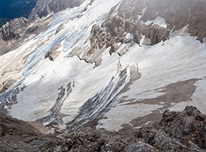 Affaccio sul Ghiacciaio della Marmolada dalla Schiena de Mul.
