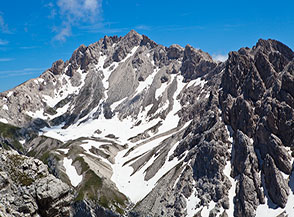 Monte Prena ripreso dalle Torri di Casanova.