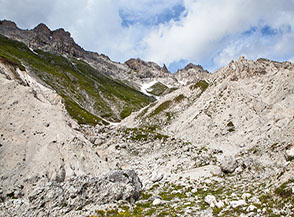 Ultimo sguardo alla via di discesa: il Canalone Sud-Ovest di Santa Colomba.