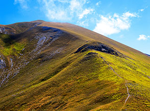 La Cresta Ovest del Monte Bove Nord sale gradualmente verso la cima.