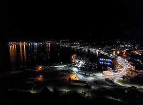 Praia da Vit&ograve;ria by night dal belvedere di Pico do Facho.