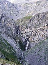 Le cascate del Rio Roburent al centro del Vallone di Roburent.