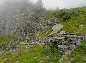 Ruderi di ricovero pastorale a Plan de Fi&egrave;.