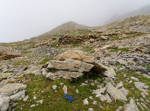 Scorcio di paesaggio lungo il sentiero di cresta per Col Fussy.