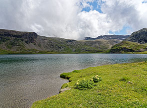 Il vasto Lac Miserin posto a ben 2576m. di quota.
