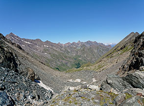 Vista verso la Valle di Champorcher da Col Fussy.