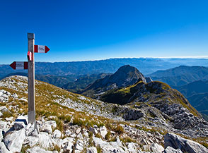 Colle della Pania, sulla dx in secondo piano la Pania Secca.