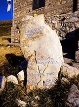 &ldquo;Insegna&ldquo; (Rifugio del Pastore sui prati di Macchia di Taranta).