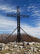 Croce di vetta sull&rsquo;Anticima Nord del Monte Terminio.