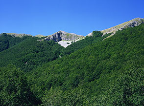 Il Vallone Carbonara e il Montagnone, sulla Cresta Sud del Serrone.