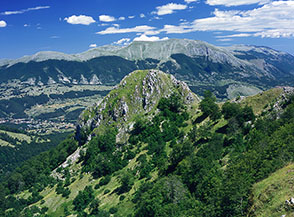 Lo splendido Coppo del Principe, alle spalle il Marsicano ed a valle Pescasseroli.