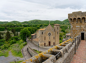 La Chiesa di San Salvatore vista dalla Rocca di Bolsena.