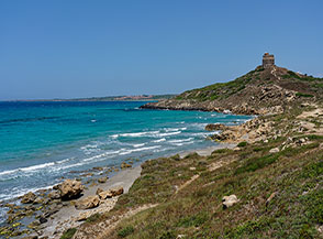 Dalla Spiaggia di Capo San Marco vista sulla Torre di San Giovanni di Sinis.